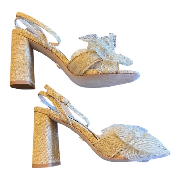 BADGLEY MISCHKA Tess Embellished Bow Sandals in gold NWT - Picture 2 of 9